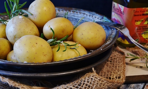 Что приготовить из молодого картофеля — вкусные и необычные рецепты