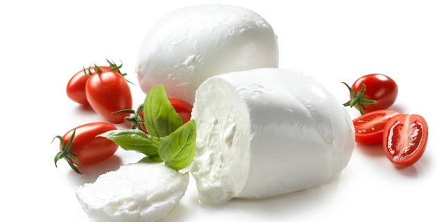 Большая молочная семья ТМ «Яготинское» пополнилась мягким сыром «Моццарелла» в рассоле