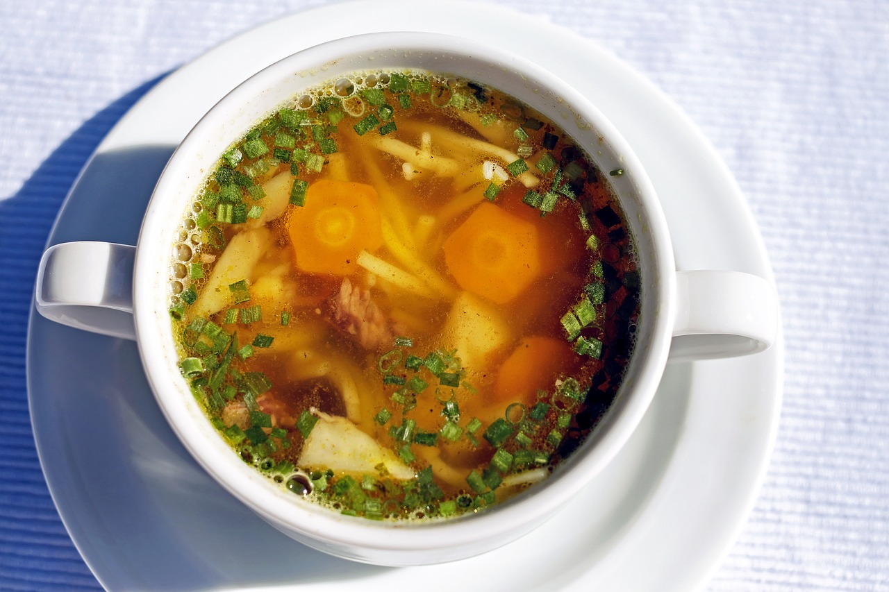 Суп з перепілкою і локшиною 