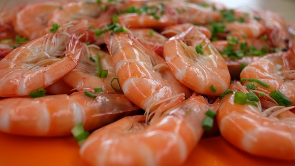 Готовим новогодние салаты из морепродуктов – вкусные рецепты