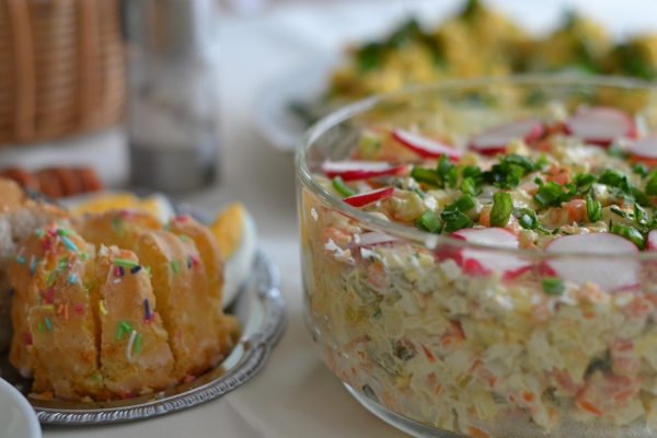 3 яскравих і оригінальних салати з крабовими паличками — просто, швидко і смачно