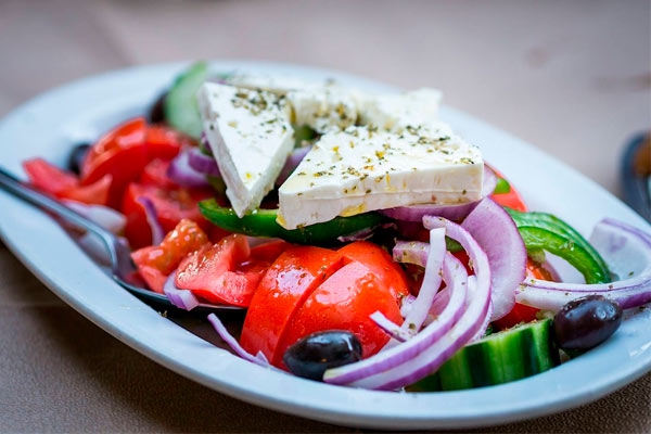 Салат из помидоров и огурцов « 17 рецептов вкусных салатов