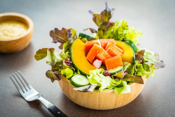 Що приготувати з крабовими паличками — прості рецепти салатів