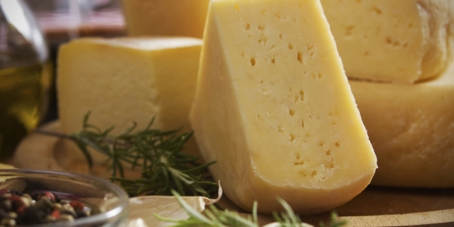 Сир твердий «Український» — новий продукт Баштанського сирзаводу